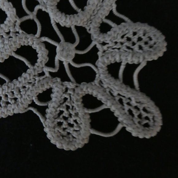 Beautiful Vintage Handmade Crochet Doily - Picture 5 of 6